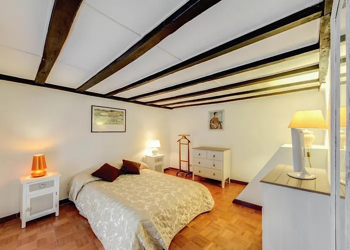 (120 m²), 2 Schlafzimmer und 1 eigene Badezimmer in Navona