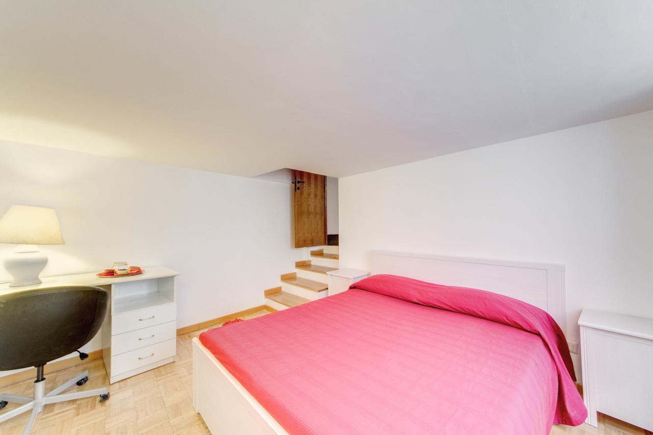 (120 M²), 2 Schlafzimmer Und 1 Eigene Badezimmer In Navona Rom