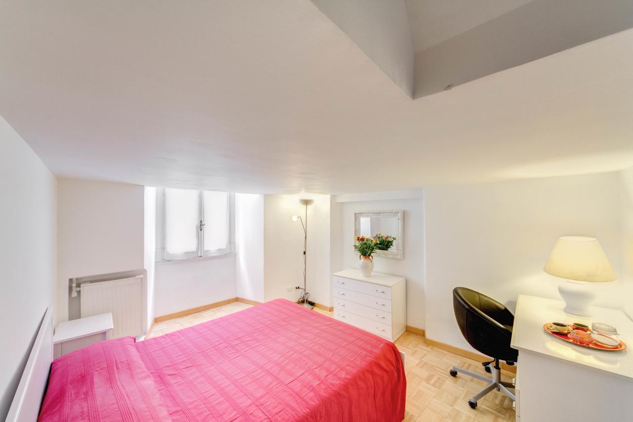 Campo Dei Fiori Stunning And Quiet Apartment